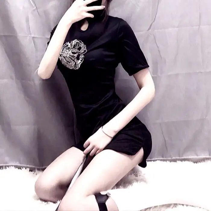 蛇机四伏